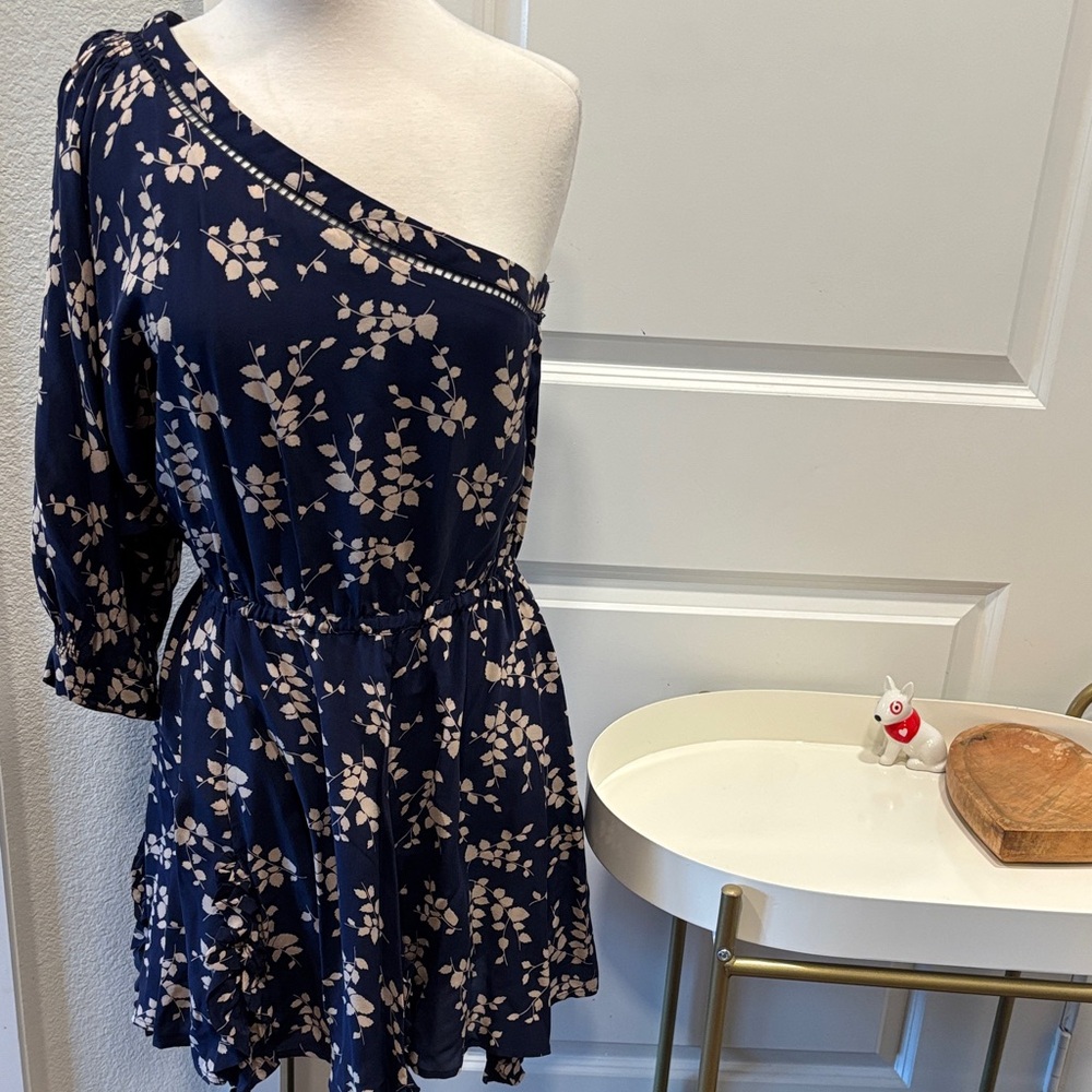 EUC Madison Marcus One Shoulder Navy Floral Dress